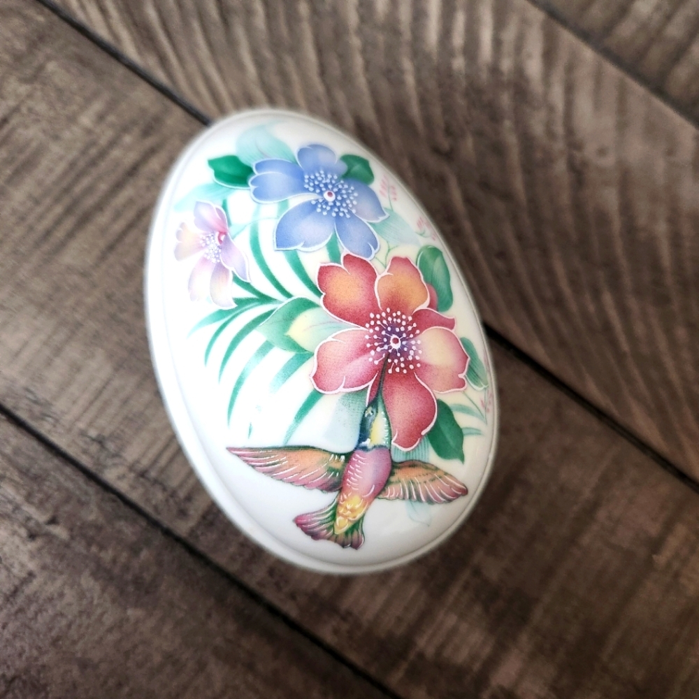 Baranyk Design Egg Shaped Ceramic Trinket Jewelry box Hummingbird Flowers
